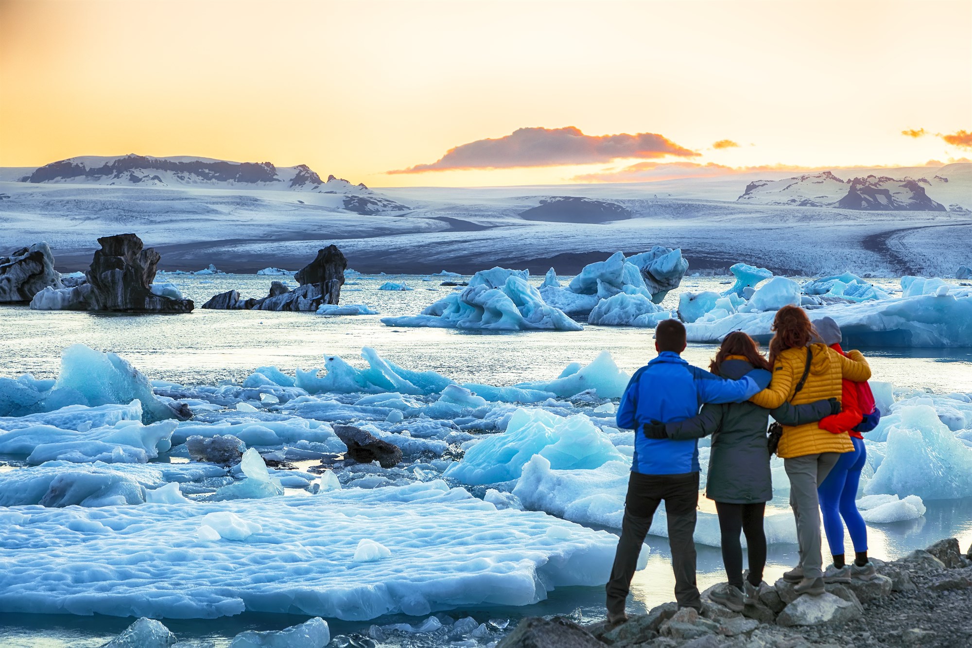 Family at Jökulsárlón, Glacier lagoon.