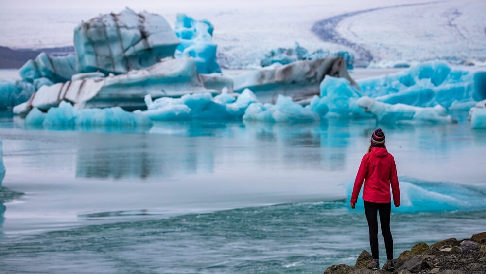 Jokulsarlon glacier lagoon iceland - blue car rental