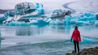 Jokulsarlon glacier lagoon iceland - blue car rental