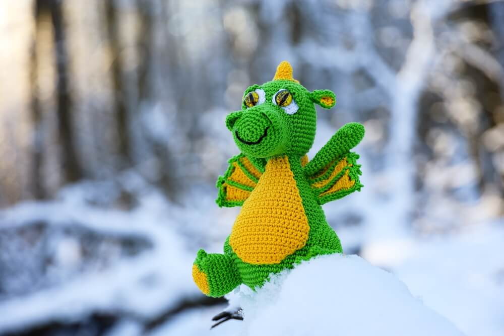 Chinese dragon in winter - Blue car rental